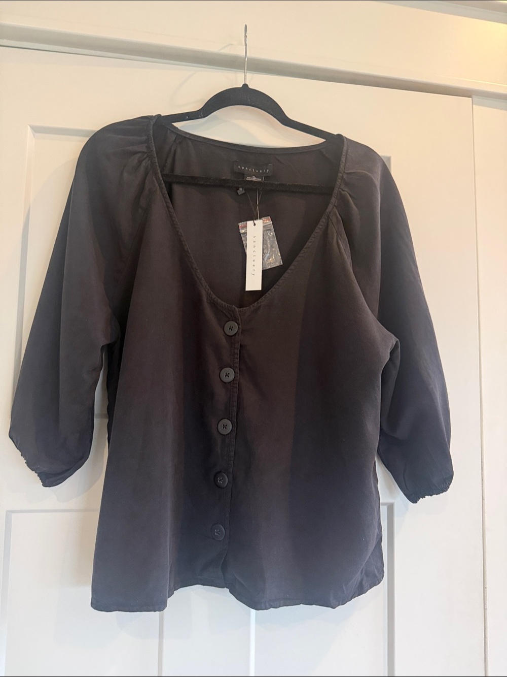 Sanctuary Black Button-Front Scoop Neck Blouse